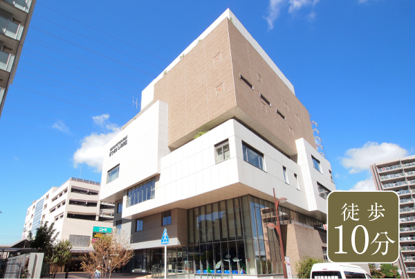 夢つながり未来館（吹田市立図書館）